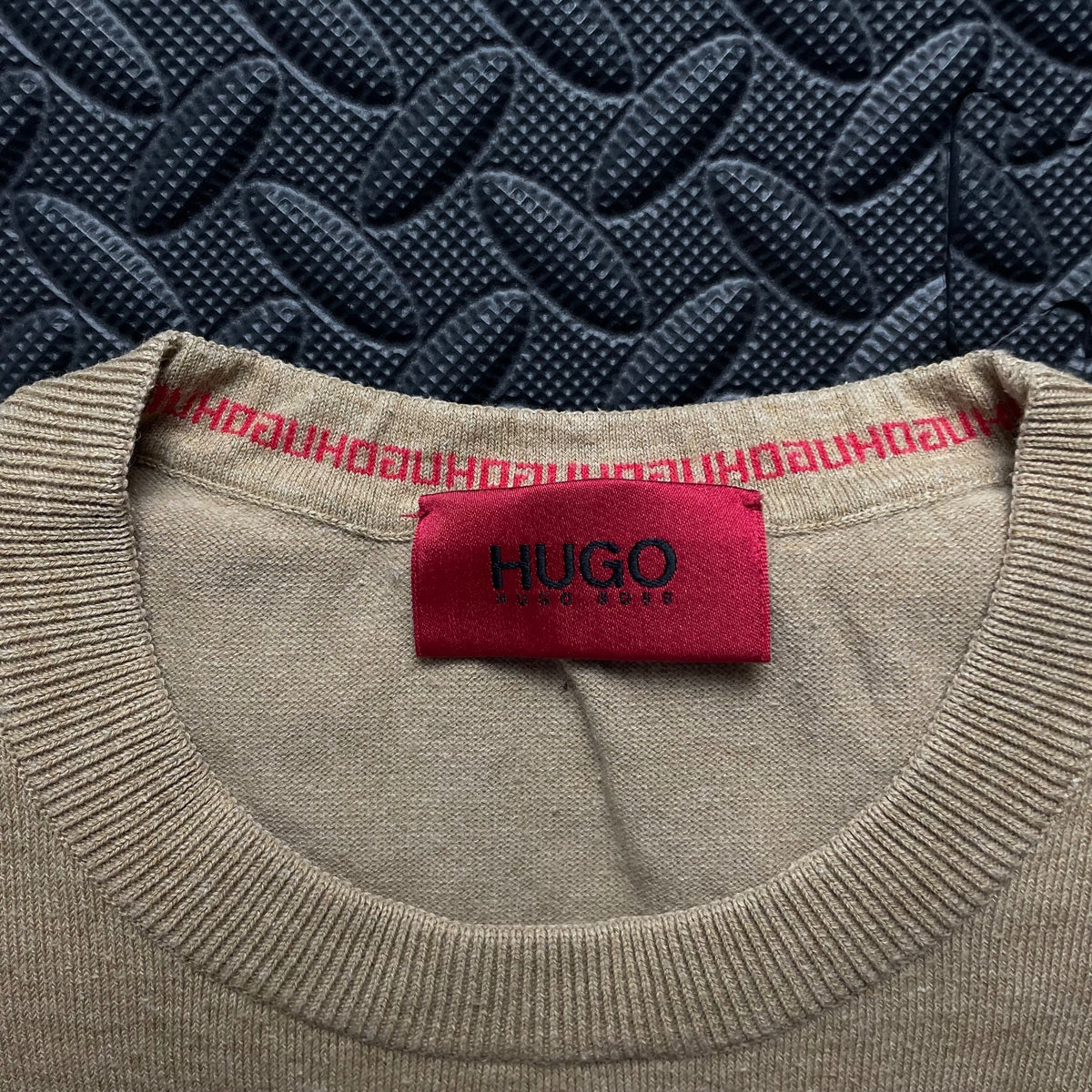 Hugo Boss Beige Crewneck Jumper | Men’s M / 3690