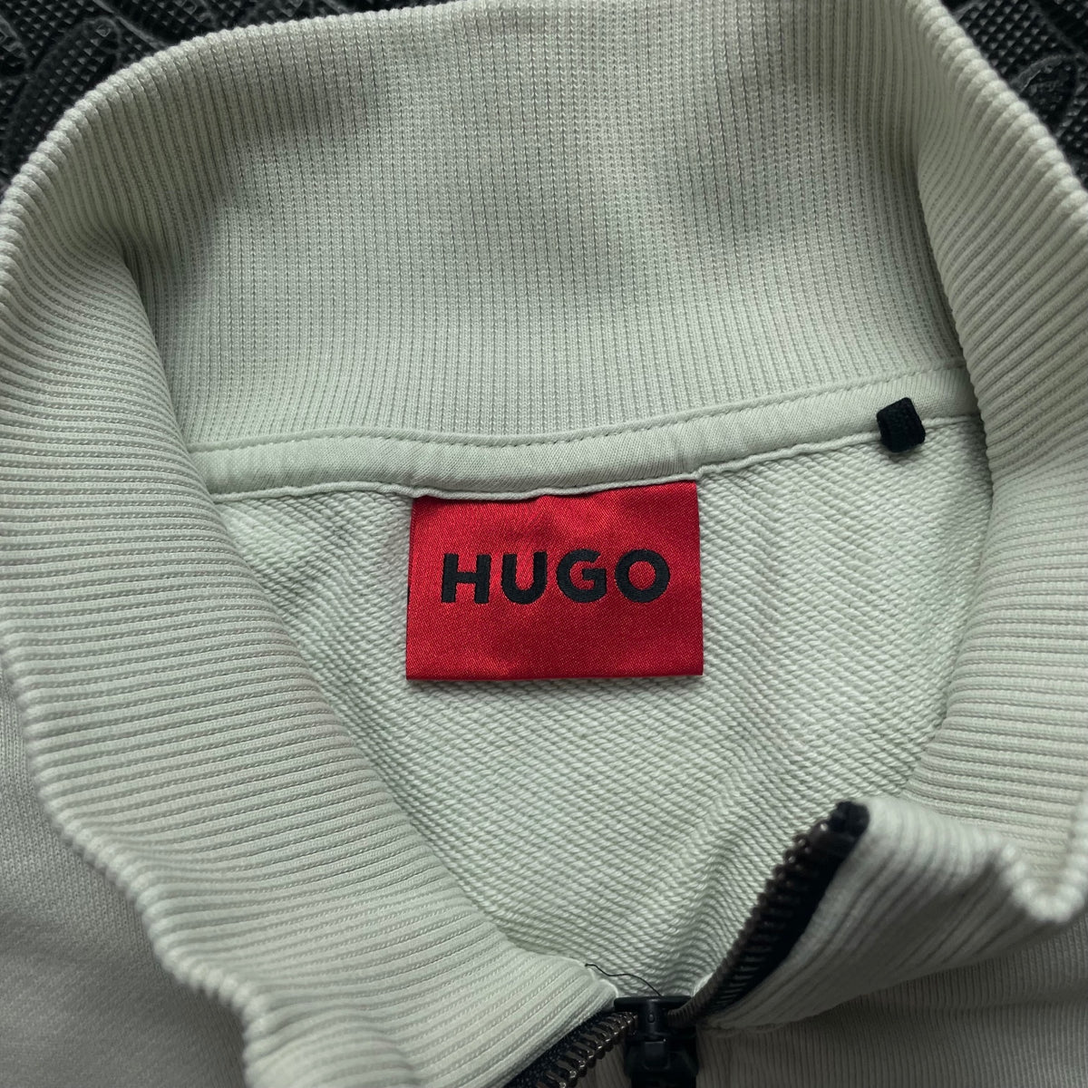Hugo Boss Cream 1/4 Zip Sweatshirt / Mens Classic Fit L / 3693