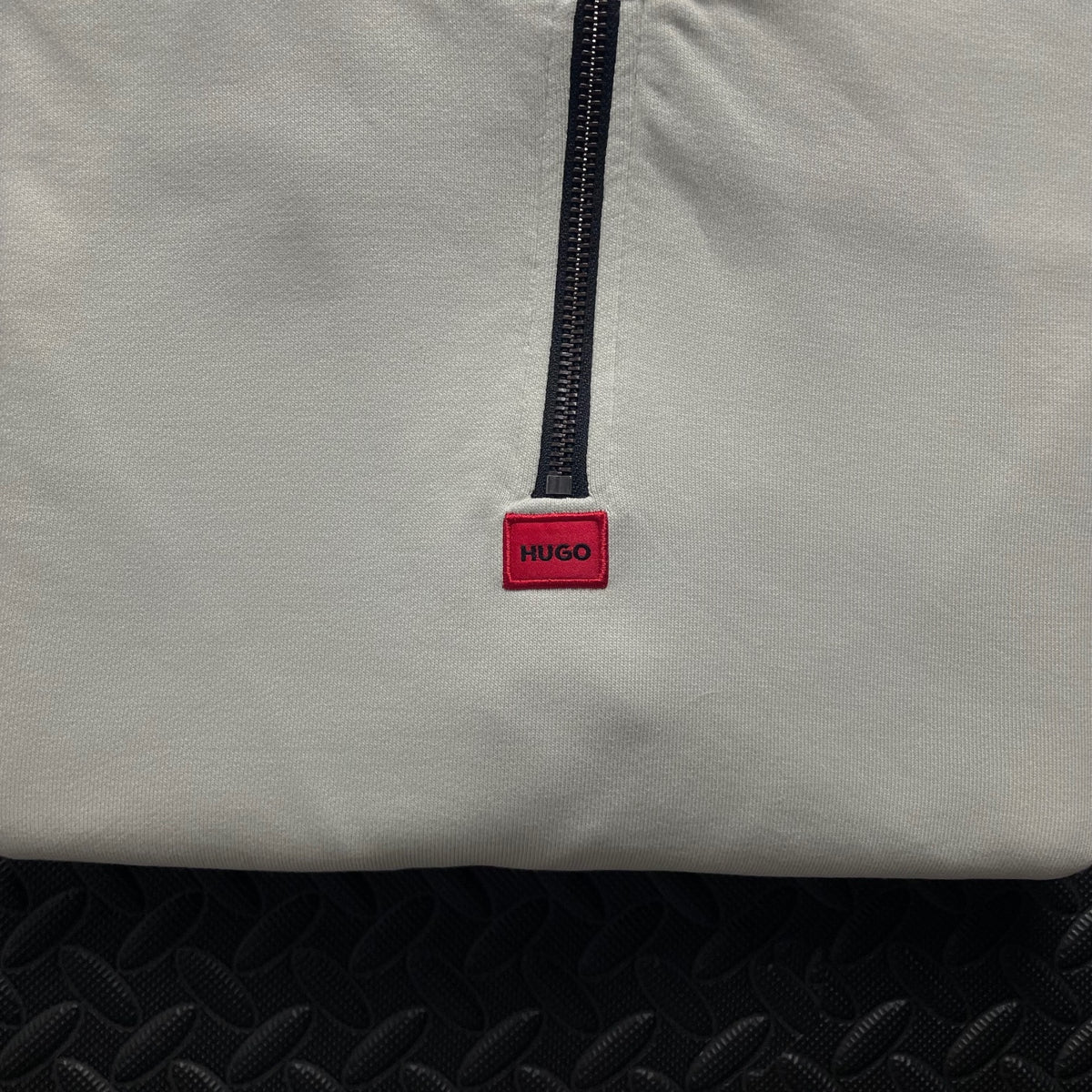 Hugo Boss Cream 1/4 Zip Sweatshirt / Mens Classic Fit L / 3693
