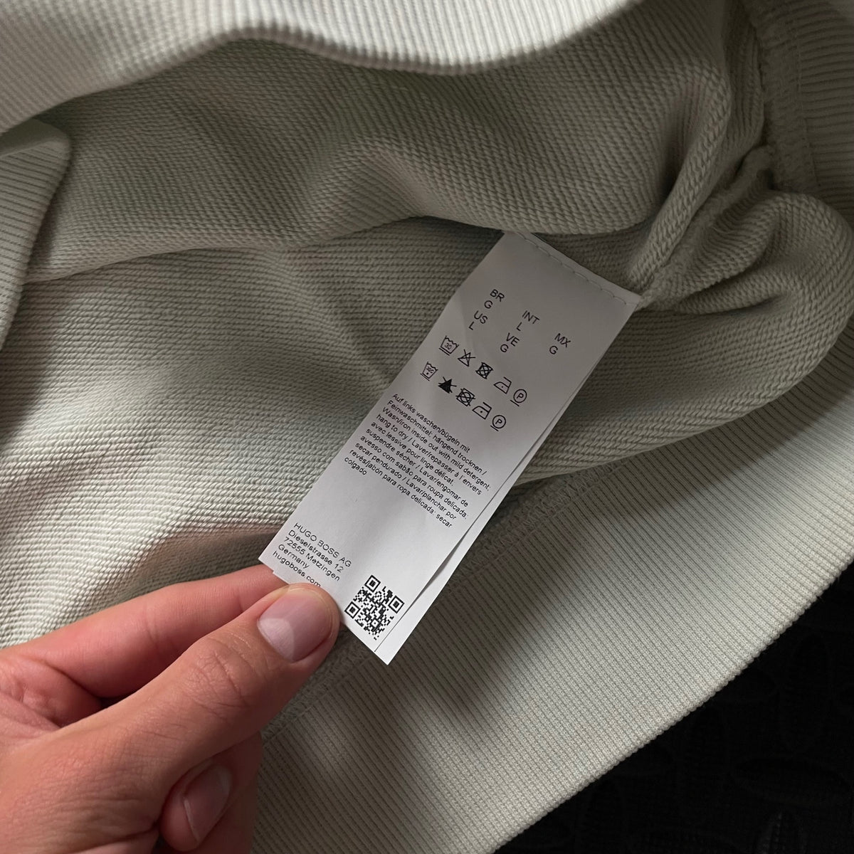 Hugo Boss Cream 1/4 Zip Sweatshirt / Mens Classic Fit L / 3693