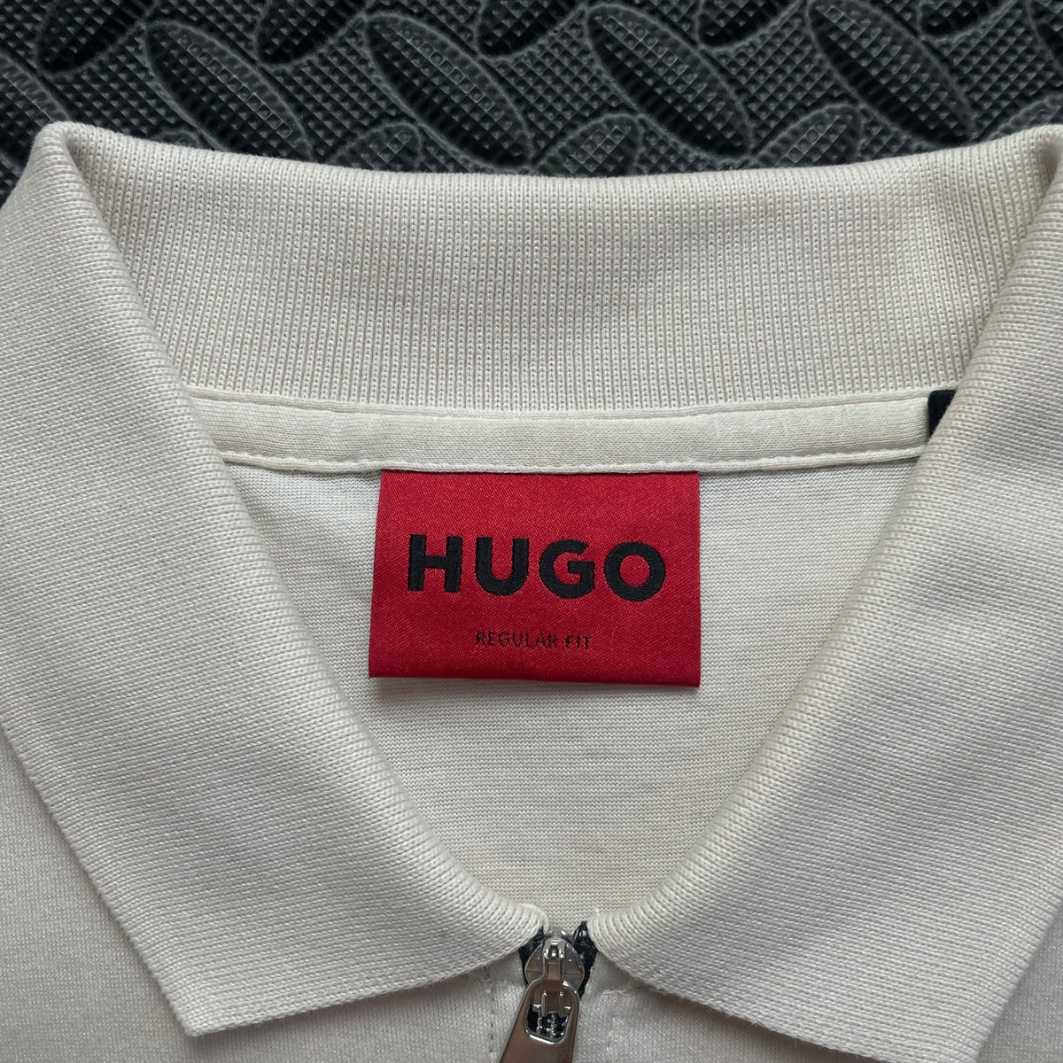 Hugo Boss Cream 1/4 Zip Polo Shirt | Men’s Regular Fit S / 2924